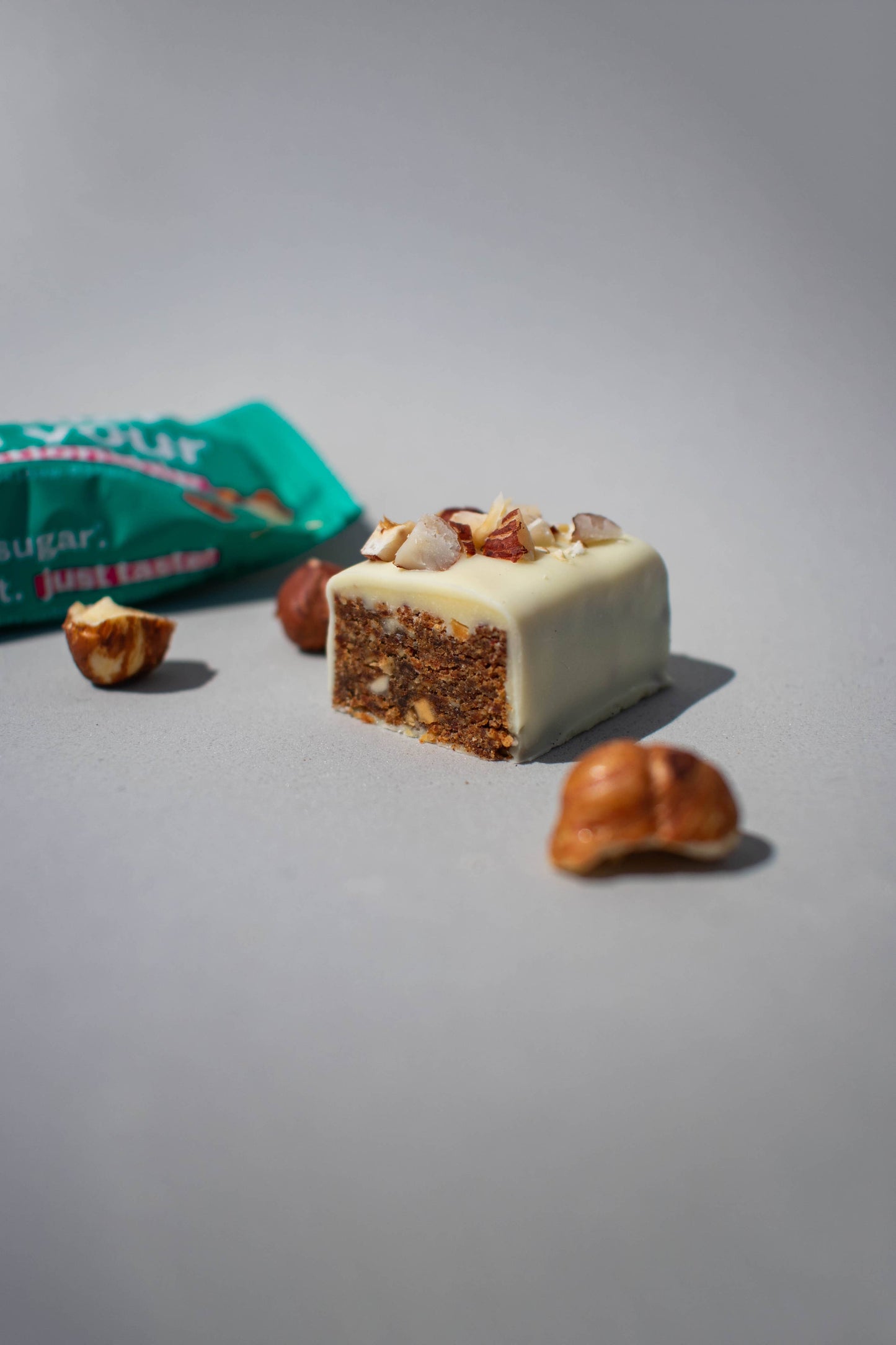 Villem Healthier than your last relationship mahe vegan sarapuupähkli-cashew batoon valge kakaovõikattega 2 × 20 g Treatfuls