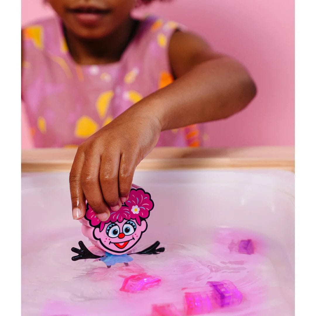 Villem Glo Pals vannitegelane koos valguskuubikutega – Abby Glo Pals