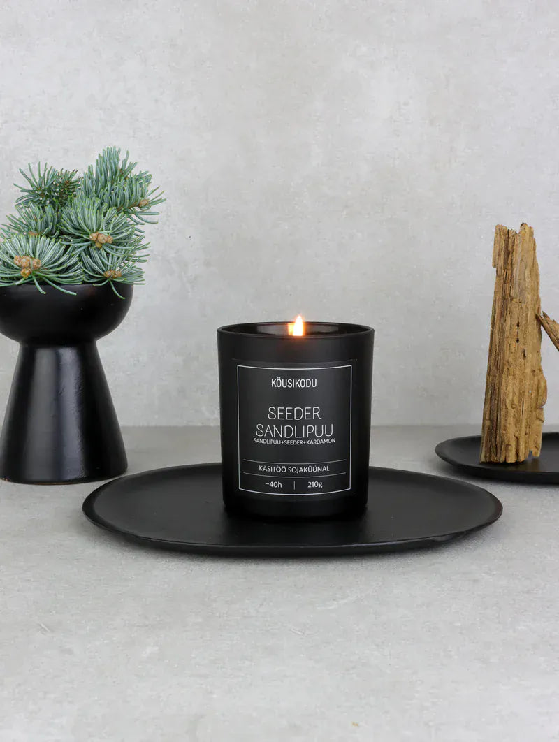 Villem Köusikodu sojaküünal “Seeder sandlipuu" Köusikodu