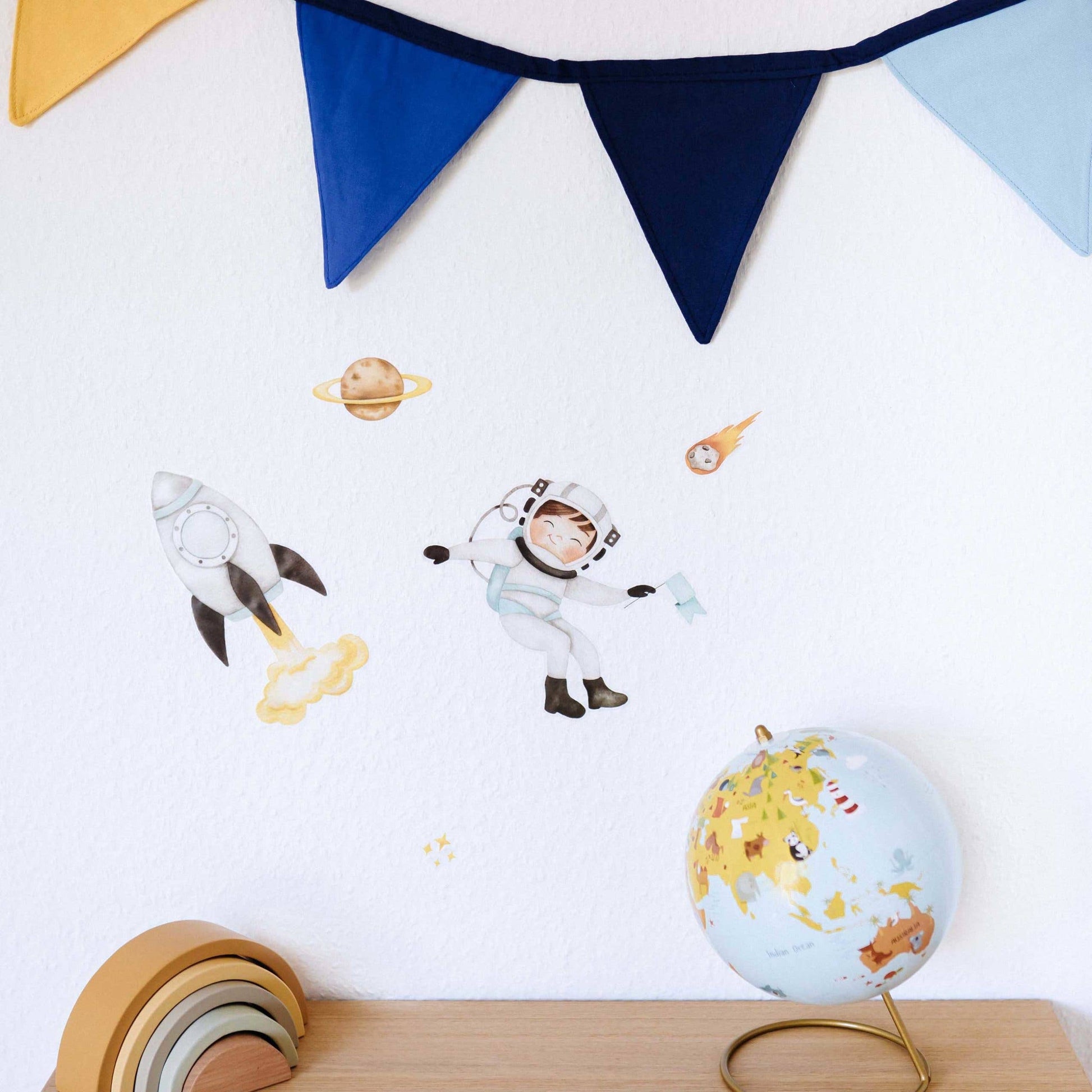 Villem Paper kites wall stickers astronauts Papierdrachen