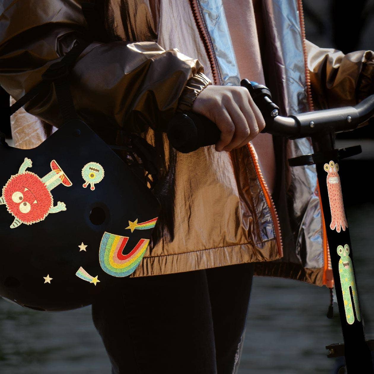 Villem Retropeegeldavad turvakleebised kiivrile ja rattale Rainbow RAINETTE