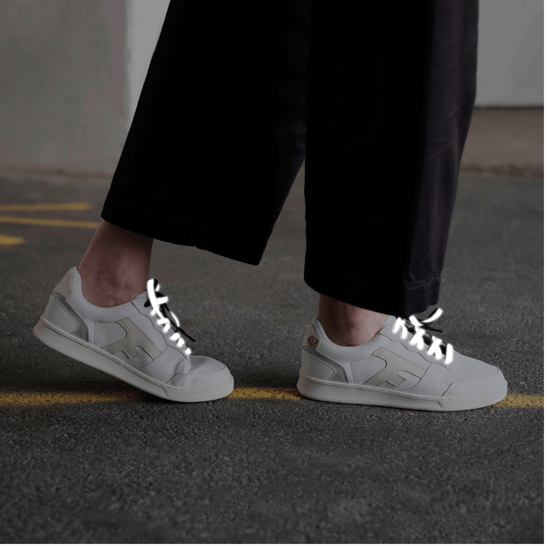 Villem Stay visible: Reflective laces: Neon pink-grey band RAINETTE