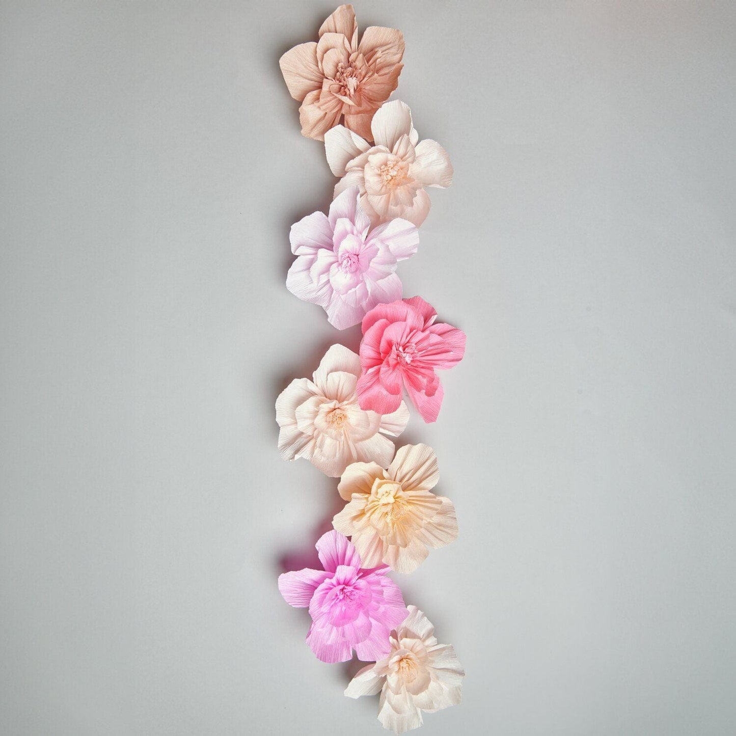 Villem Krepp-paberist dekoratiivsed lilled La Vie en Rose – 8 tk Rico Design