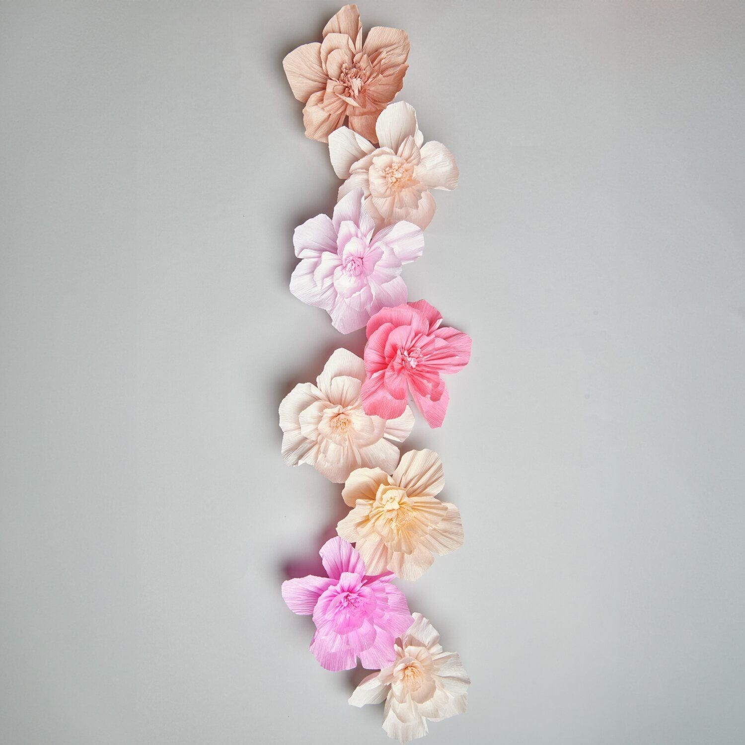 Villem Krepp-paberist dekoratiivsed lilled La Vie en Rose – 8 tk Rico Design