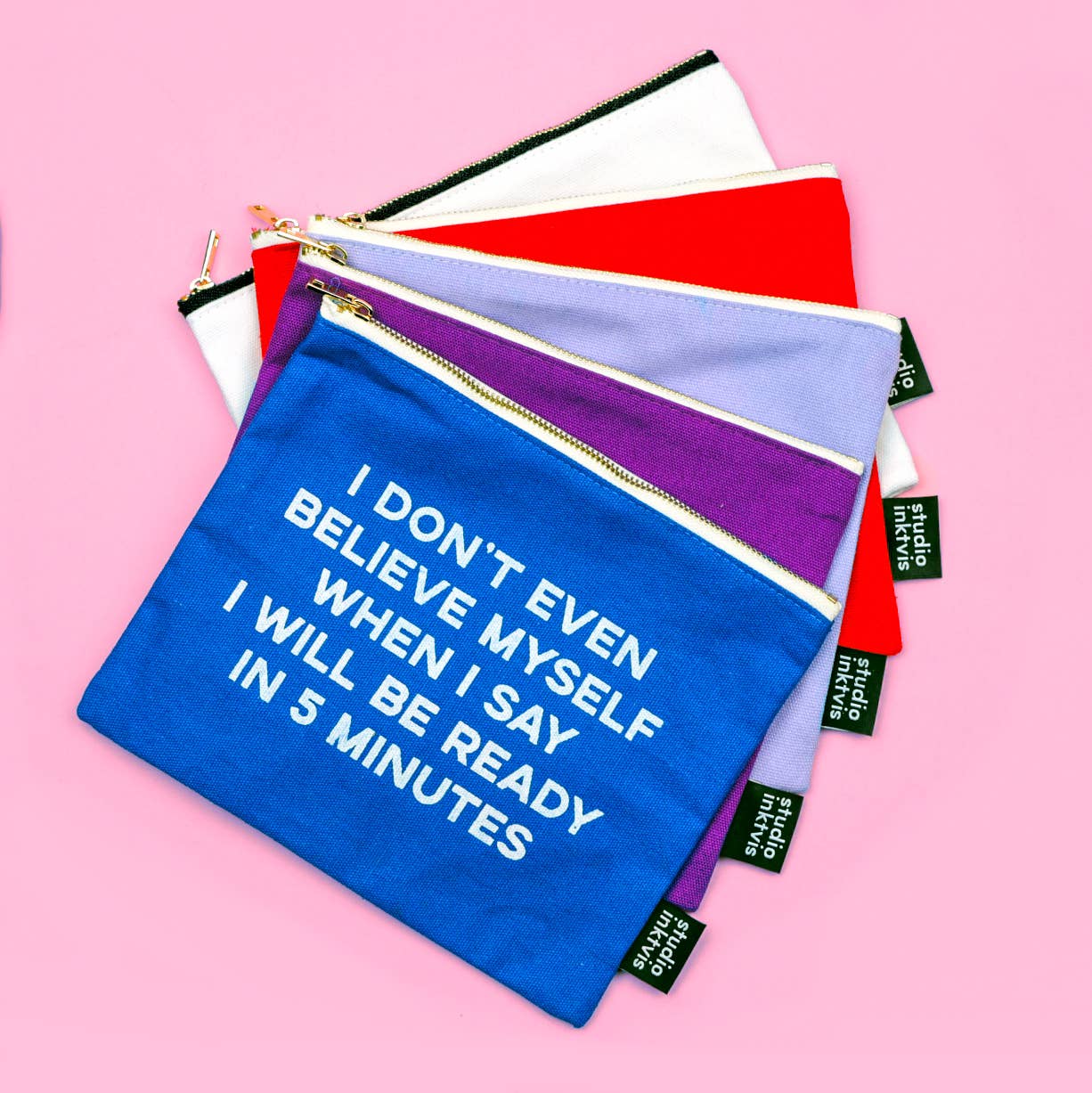 Villem Kosmeetikakott  “JUST PRETENDING TO BE ORGANIZED” (Lilla) Studio Inktvis