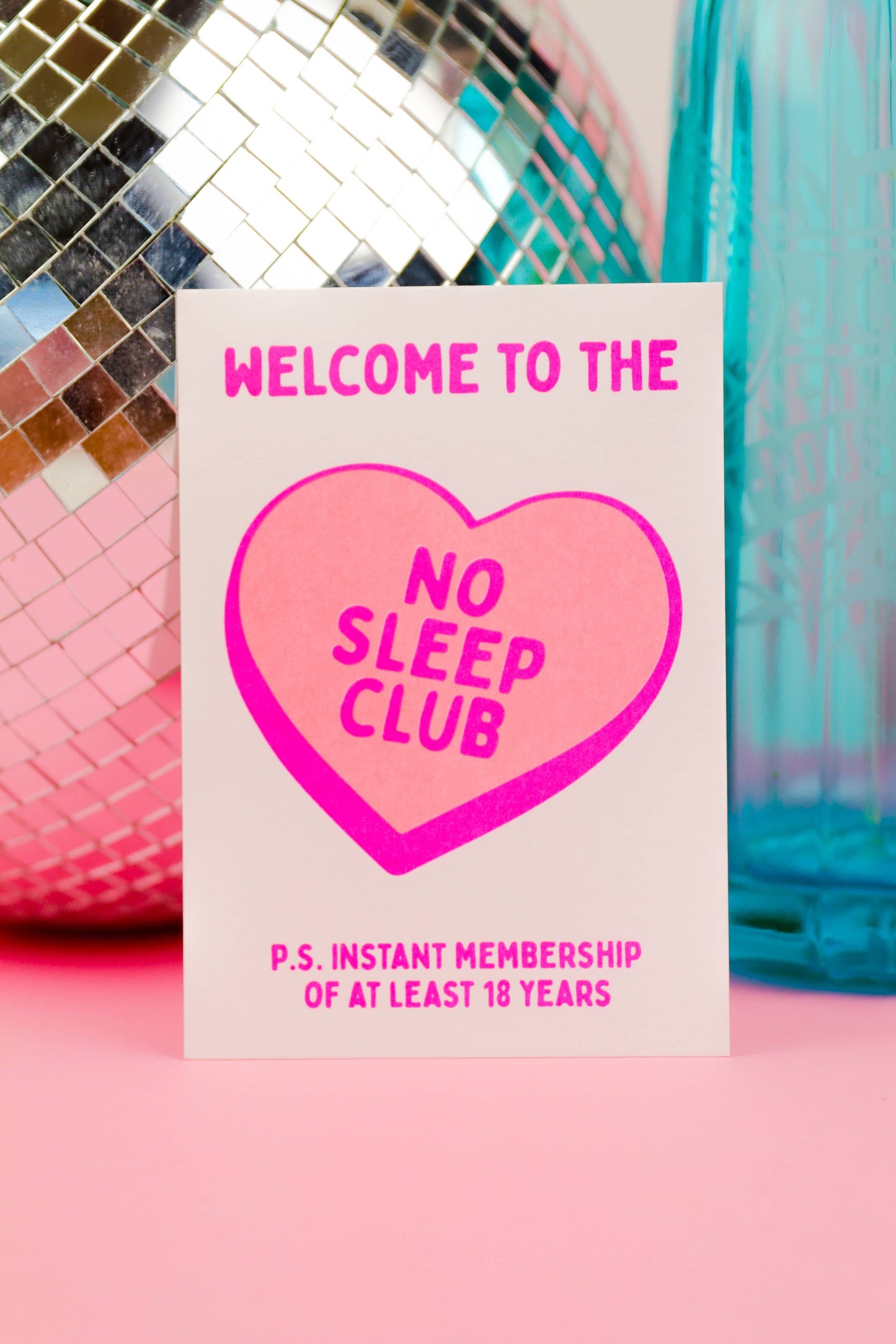 Villem Postkaart – “No Sleep Club” (roosa) Studio Inktvis