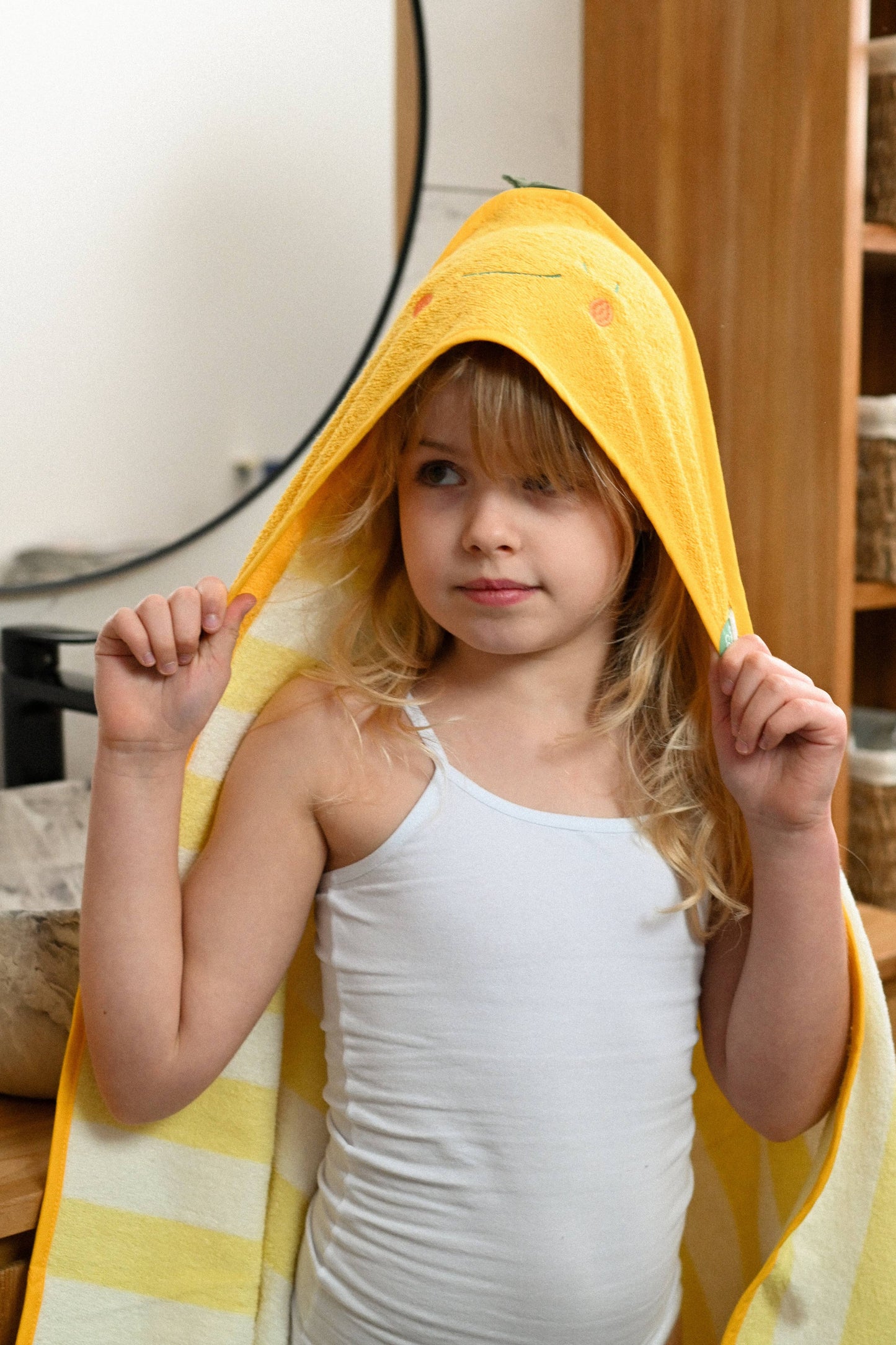 Villem Hooded Towel Lola Lemon the cotton cloud