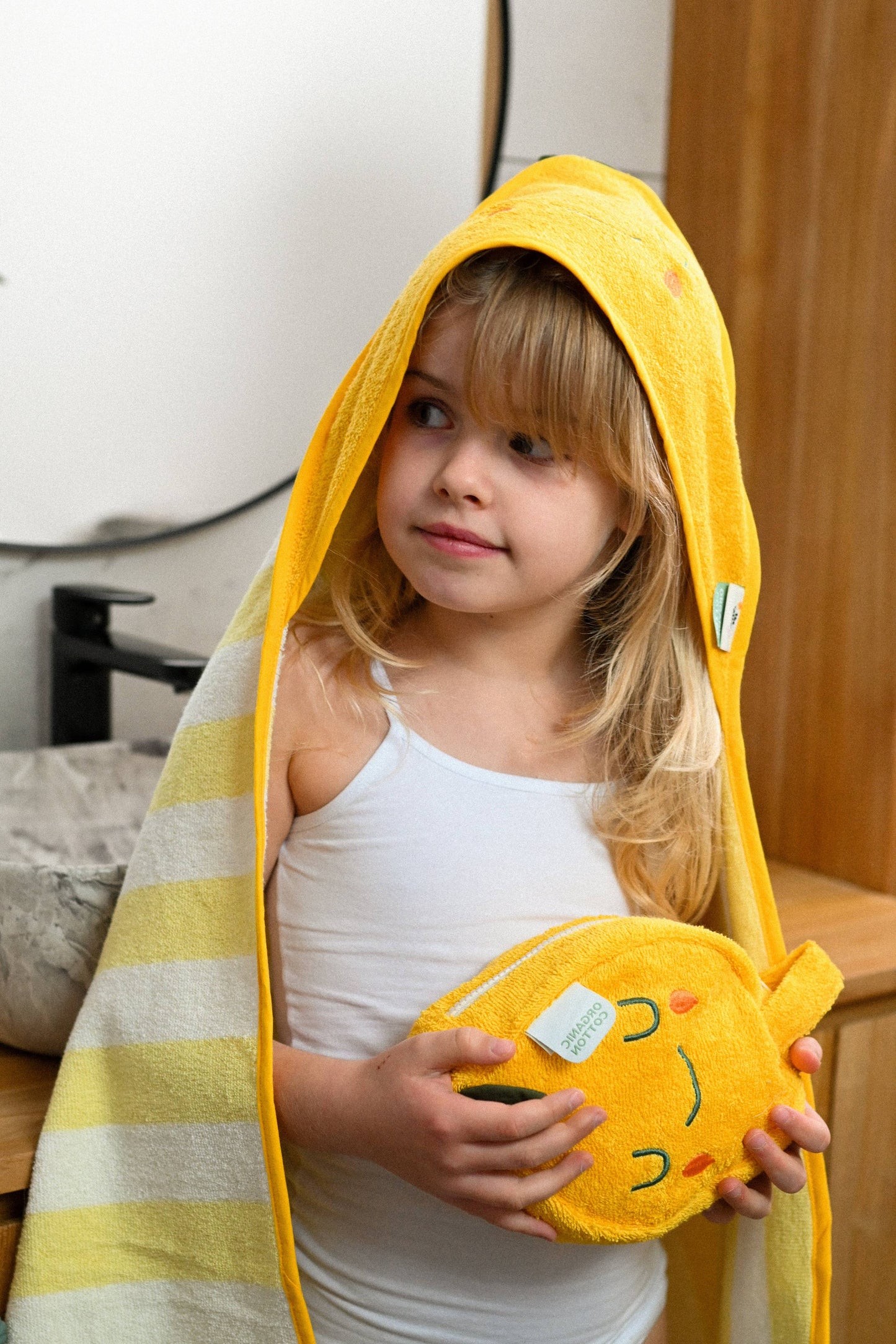 Villem Hooded Towel Lola Lemon the cotton cloud