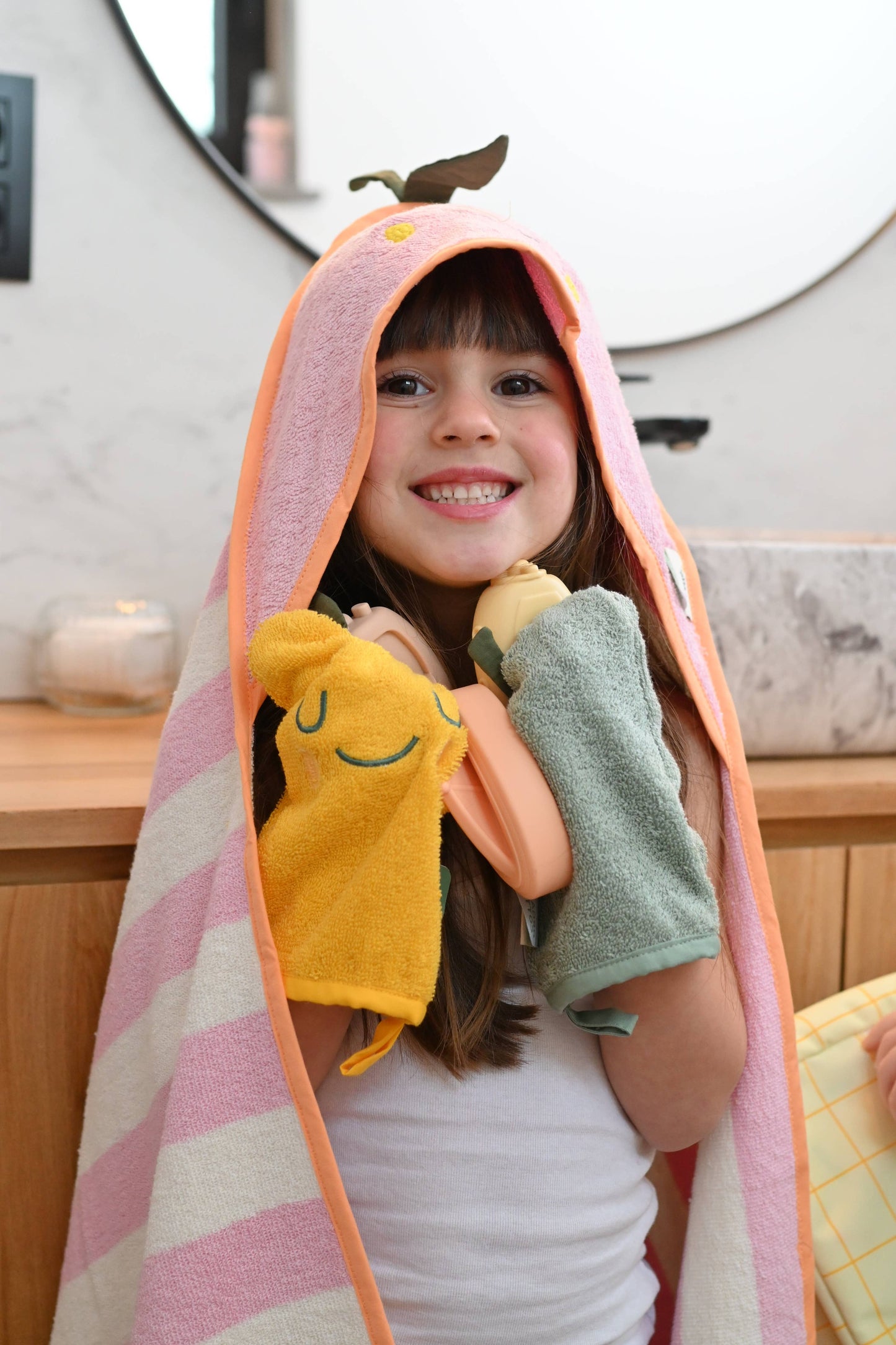 Villem Hooded Towel Mandy Mandarine the cotton cloud