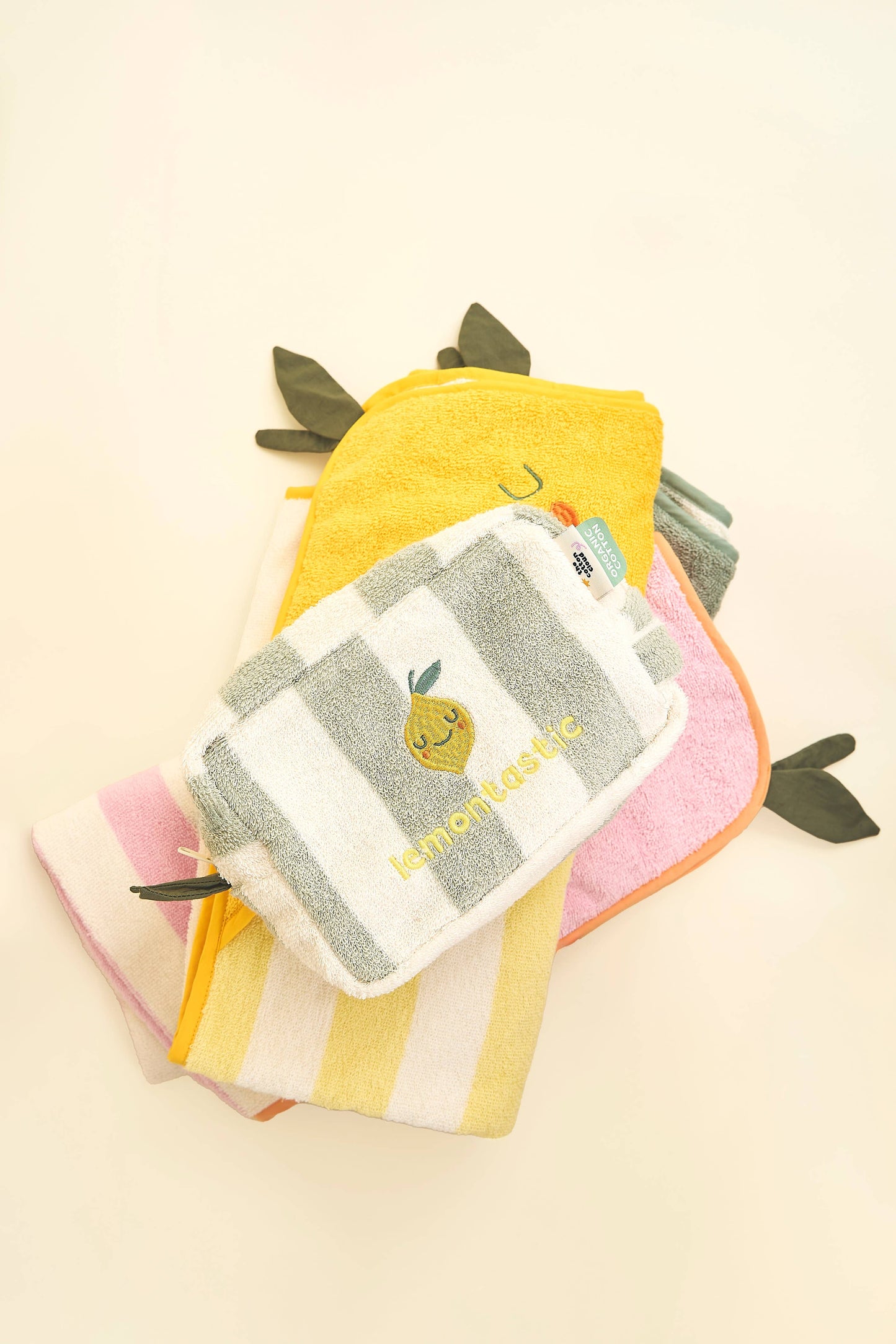 Villem Hooded Towel Mandy Mandarine the cotton cloud