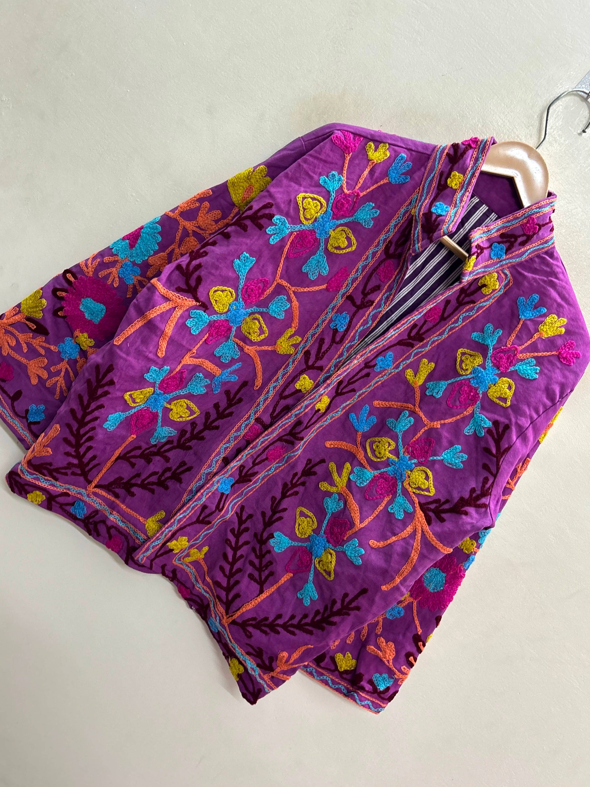 Villem The Samarkand Bloom — Suzani Hand-Embroidered Cotton Jacket — Magenta Orchid Zoshak